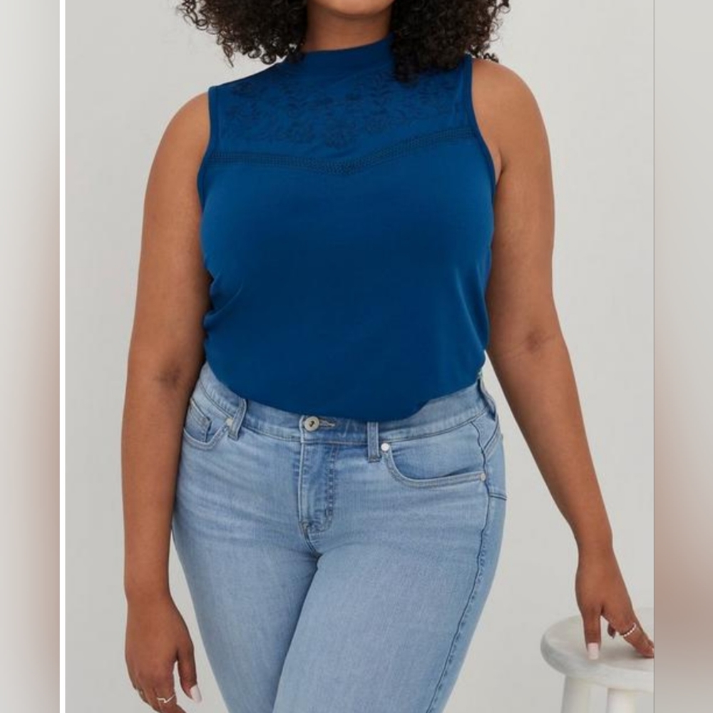 New Womens Torrid Studio Crepe Mock Neck Crochet Embroidered Yoke Top Size 5X